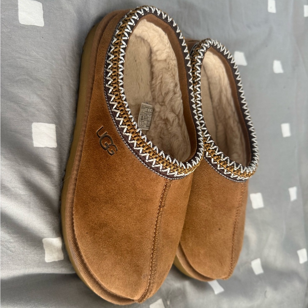 UGG Women's Tan Slippers with Cozy Lining